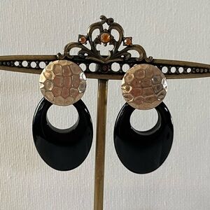 VINTAGE BLACK ONYX DANGLING HOOP EARRINGS HOOPS..